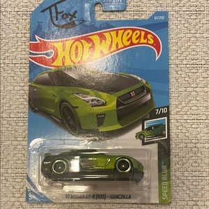 Green Nissan GT-R (R35) Hotwheels
